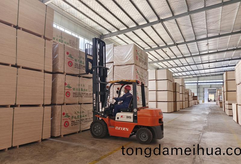 成(cheng)品(pin)倉(cang)庫(ku)